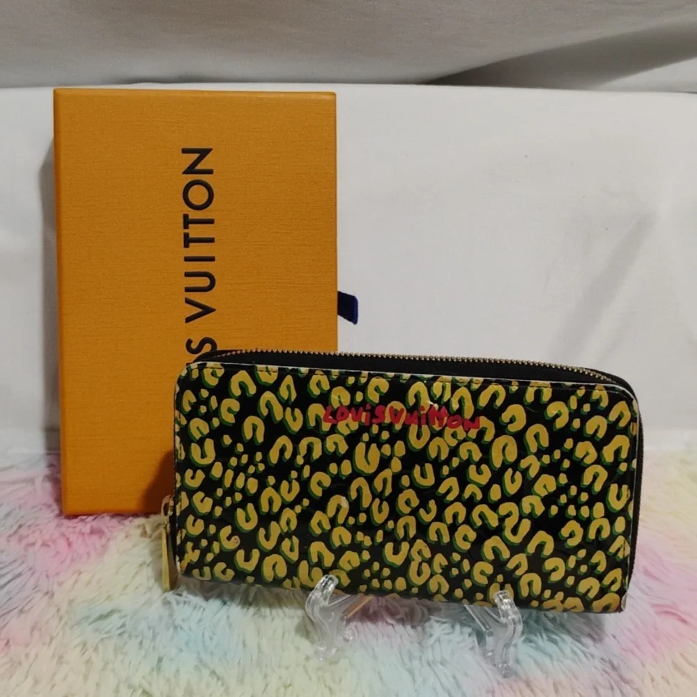 SALE! Authentic Louis Vuitton Vernis Leopard Zip Around Wallet CA0131 - Picture 2 of 16